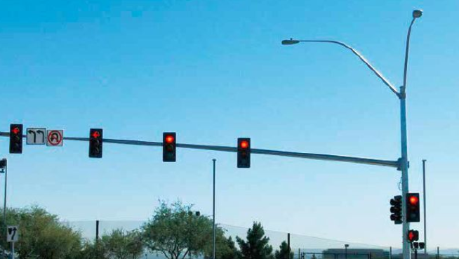 交通（tōng）信號（hào）燈路燈杆